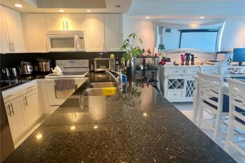 Купить кондоминиум в Майами-Бич, Флорида 1 спальня, 79.43м2, № 1957926 - фото 4