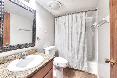 Condominio en venta en Gainesville, Florida, 2 dormitorios, 82.5 m2 № 1839827 - foto 18