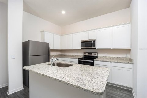 Townhouse in Dundee, Florida 3 bedrooms, 168.8 sq.m. № 1840509 - photo 5