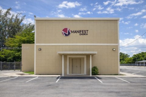 Immobilier commercial à vendre à Opa-locka, Floride № 2044170 - photo 3