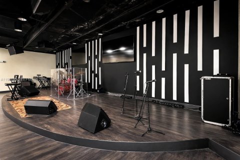 Immobilier commercial à vendre à Opa-locka, Floride № 2044170 - photo 11