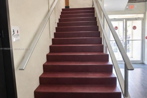 Immobilier commercial à vendre à Opa-locka, Floride № 2044170 - photo 6