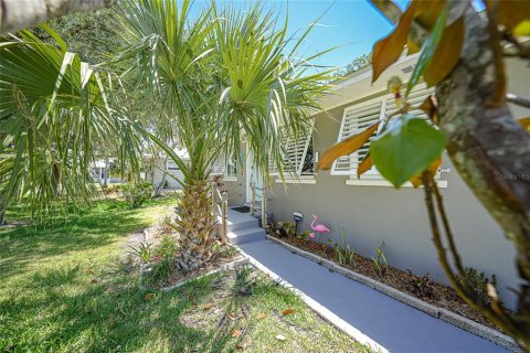 House in Punta Gorda, Florida 3 bedrooms, 108.14 sq.m. № 1690827 - photo 4