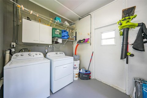 House in Punta Gorda, Florida 3 bedrooms, 108.14 sq.m. № 1690827 - photo 29