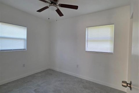 House in Sanford, Florida 3 bedrooms, 132.29 sq.m. № 2096095 - photo 10