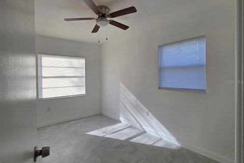 House in Sanford, Florida 3 bedrooms, 132.29 sq.m. № 2096095 - photo 8