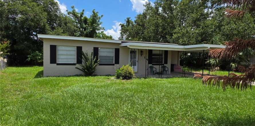 House in Sanford, Florida 3 bedrooms, 132.29 sq.m. № 2096095