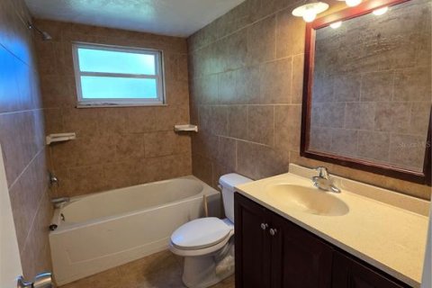 House in Sanford, Florida 3 bedrooms, 132.29 sq.m. № 2096095 - photo 4