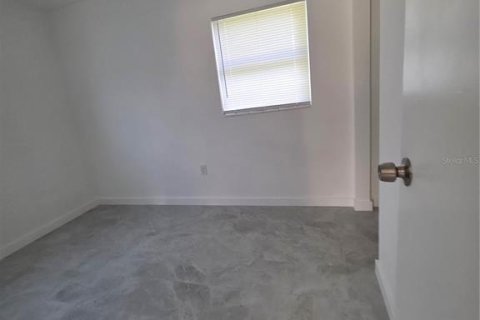 House in Sanford, Florida 3 bedrooms, 132.29 sq.m. № 2096095 - photo 9
