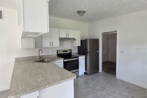 House in Sanford, Florida 3 bedrooms, 132.29 sq.m. № 2096095 - photo 3