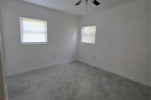House in Sanford, Florida 3 bedrooms, 132.29 sq.m. № 2096095 - photo 6