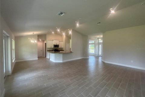 House in Port Charlotte, Florida 4 bedrooms, 201.51 sq.m. № 1651109 - photo 4