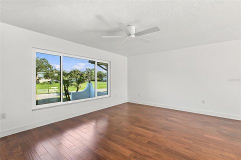 Villa ou maison à vendre à Nokomis, Floride: 3 chambres, 173.36 m2 № 2430809 - photo 6