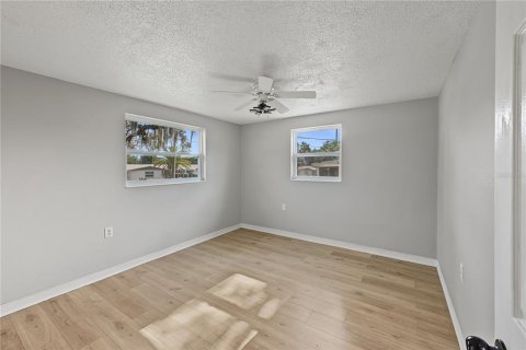 House in Spring Hill, Florida 2 bedrooms, 92.34 sq.m. № 2394385 - photo 17