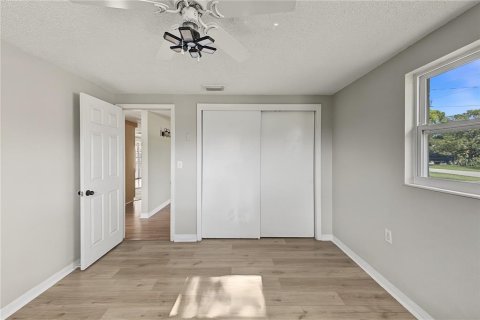 House in Spring Hill, Florida 2 bedrooms, 92.34 sq.m. № 2394385 - photo 16