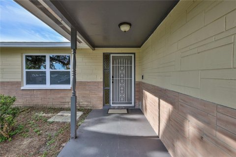 House in Spring Hill, Florida 2 bedrooms, 92.34 sq.m. № 2394385 - photo 5