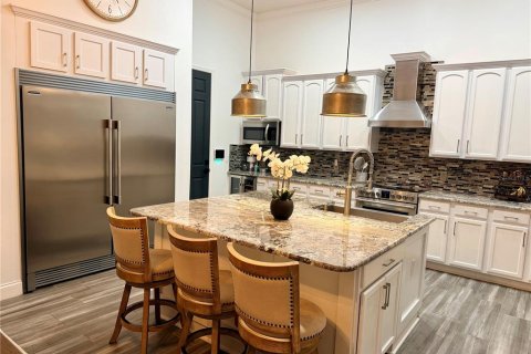 Villa ou maison à vendre à Orlando, Floride: 4 chambres, 260.41 m2 № 2420481 - photo 2