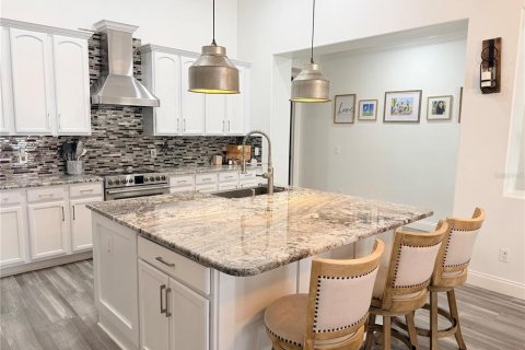 Villa ou maison à vendre à Orlando, Floride: 4 chambres, 260.41 m2 № 2420481 - photo 4