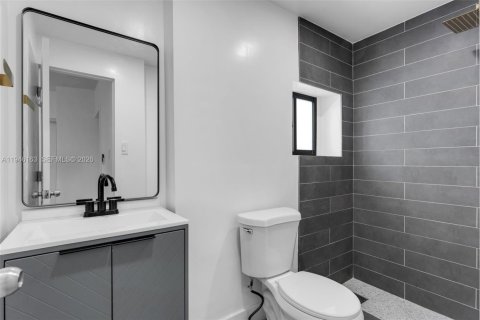 House in Miami, Florida 1 bedroom, 65.03 sq.m. № 2003039 - photo 6