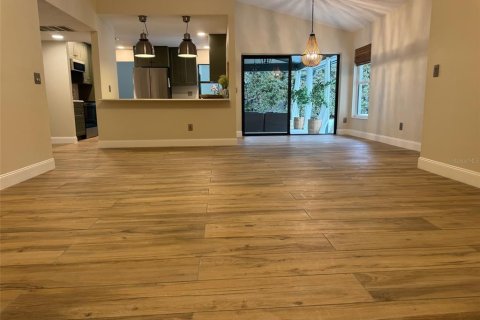 Villa ou maison à louer à Orlando, Floride: 4 chambres, 226.68 m2 № 2390844 - photo 7