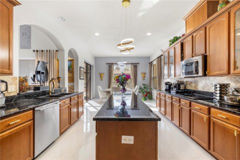 Villa ou maison à vendre à Tampa, Floride: 5 chambres, 369.1 m2 № 2094035 - photo 8