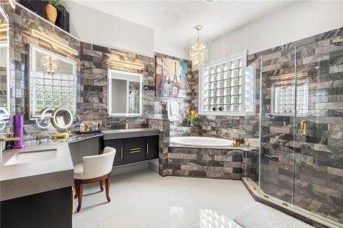 Villa ou maison à vendre à Tampa, Floride: 5 chambres, 369.1 m2 № 2094035 - photo 20