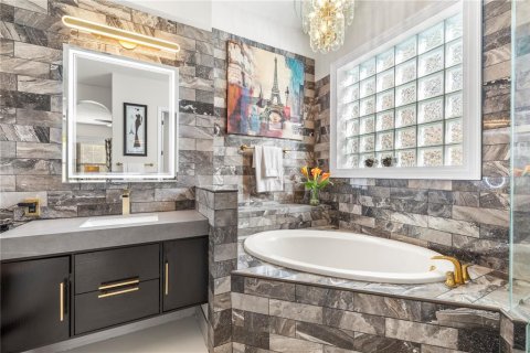 Villa ou maison à vendre à Tampa, Floride: 5 chambres, 369.1 m2 № 2094035 - photo 21