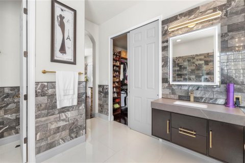 Villa ou maison à vendre à Tampa, Floride: 5 chambres, 369.1 m2 № 2094035 - photo 24