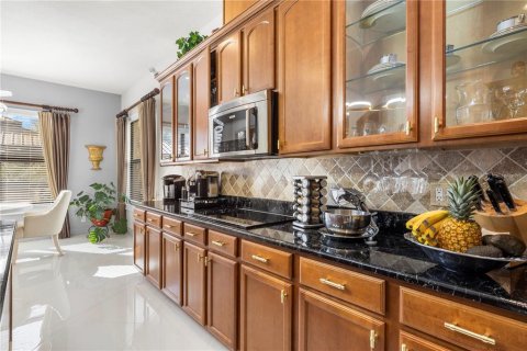 Villa ou maison à vendre à Tampa, Floride: 5 chambres, 369.1 m2 № 2094035 - photo 9