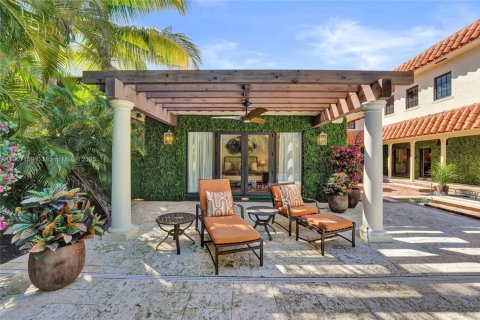 Villa ou maison à louer à Fort Lauderdale, Floride: 5 chambres, 519.88 m2 № 1964794 - photo 16