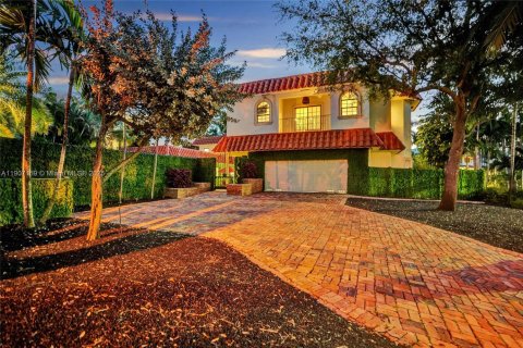 Villa ou maison à louer à Fort Lauderdale, Floride: 5 chambres, 519.88 m2 № 1964794 - photo 12