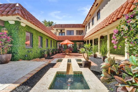 Villa ou maison à louer à Fort Lauderdale, Floride: 5 chambres, 519.88 m2 № 1964794 - photo 15