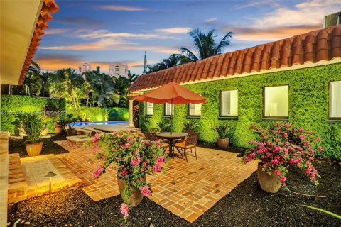 Villa ou maison à louer à Fort Lauderdale, Floride: 5 chambres, 519.88 m2 № 1964794 - photo 19