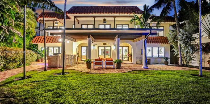 Villa ou maison à Fort Lauderdale, Floride 5 chambres, 519.88 m2 № 1964794