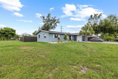 House in Bradenton, Florida 3 bedrooms, 155.7 sq.m. № 1911471 - photo 5
