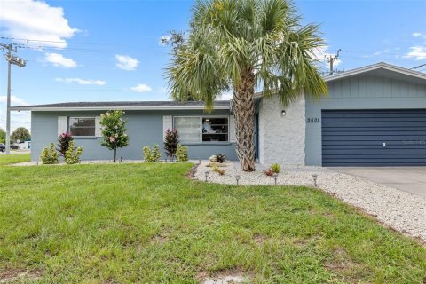 House in Bradenton, Florida 3 bedrooms, 155.7 sq.m. № 1911471 - photo 4