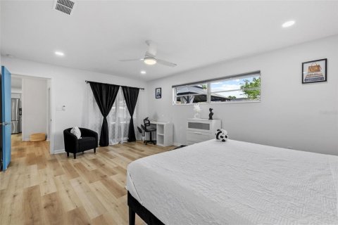 House in Bradenton, Florida 3 bedrooms, 155.7 sq.m. № 1911471 - photo 21