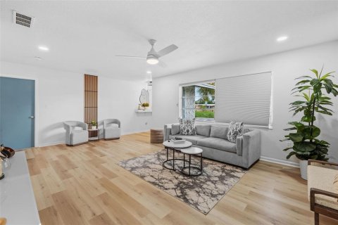 House in Bradenton, Florida 3 bedrooms, 155.7 sq.m. № 1911471 - photo 8
