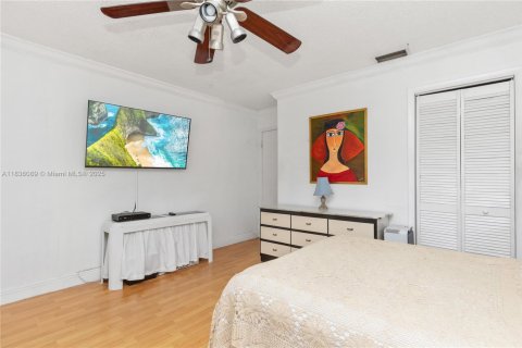 Condo in Miami, Florida, 3 bedrooms  № 1819808 - photo 23
