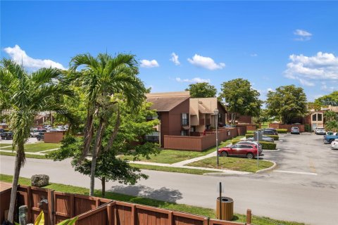 Condo in Miami, Florida, 3 bedrooms  № 1819808 - photo 29