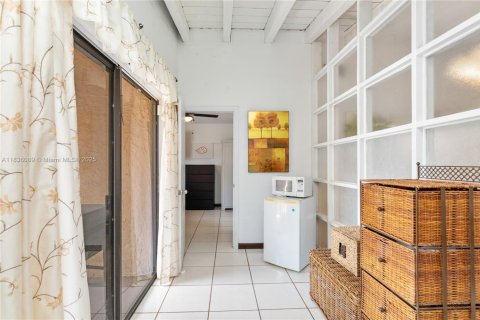 Condo in Miami, Florida, 3 bedrooms  № 1819808 - photo 13