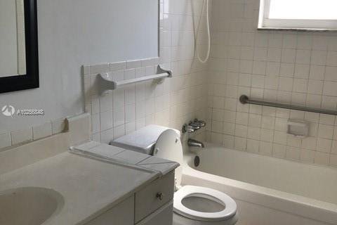 Condo in Hollywood, Florida, 2 bedrooms  № 2188508 - photo 4