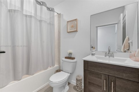 Townhouse in Homestead, Florida 3 bedrooms, 151.24 sq.m. № 1997349 - photo 22