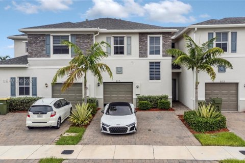 Townhouse in Homestead, Florida 3 bedrooms, 151.24 sq.m. № 1997349 - photo 2