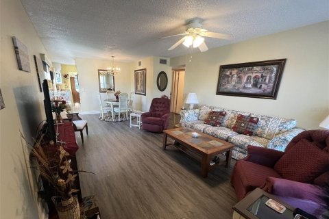 Copropriété à vendre à Clearwater, Floride: 2 chambres, 102.19 m2 № 1724091 - photo 4