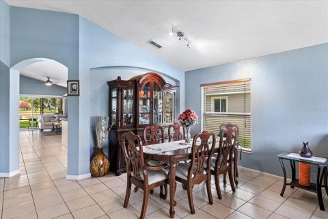House in Kissimmee, Florida 3 bedrooms, 191.66 sq.m. № 2097940 - photo 8