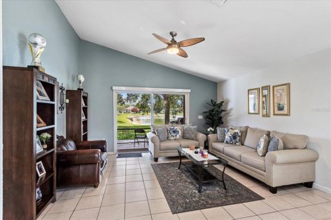 House in Kissimmee, Florida 3 bedrooms, 191.66 sq.m. № 2097940 - photo 12