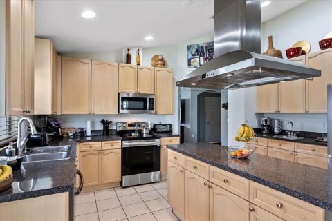 House in Kissimmee, Florida 3 bedrooms, 191.66 sq.m. № 2097940 - photo 9