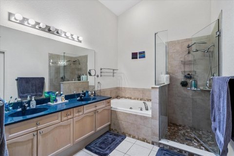 House in Kissimmee, Florida 3 bedrooms, 191.66 sq.m. № 2097940 - photo 14