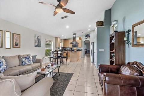 House in Kissimmee, Florida 3 bedrooms, 191.66 sq.m. № 2097940 - photo 13